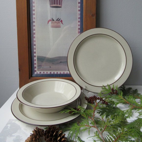 Stoneware 2 Salad Plates & 1 Bowl by Carla, Japan - Picture 3 of 9